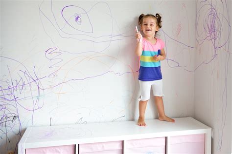 quick ways  remove  childs scribbles   wall