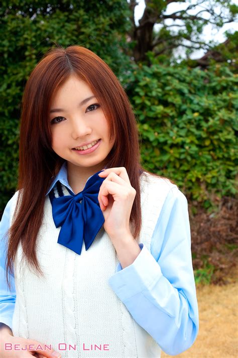 Yuuna Shirakawa Japanese Gravure Idol Sexy Schoolgirl Uniform Fashion