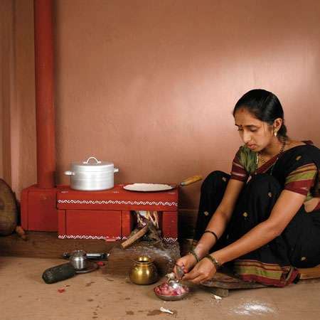 pint sized clay stoves  chulha  designed    developing countries