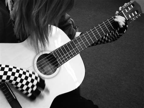 girl with guitar wallpapers top free girl with guitar backgrounds