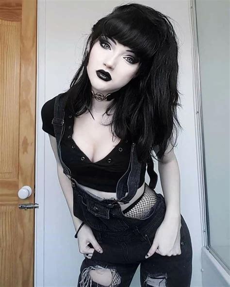 gothic ♥ homemadebeautytips cute goth girl goth beauty