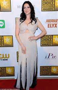 orange is the new black s laura prepon takes the plunge at critics