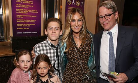 sarah jessica parker shares rare picture of twin daughters