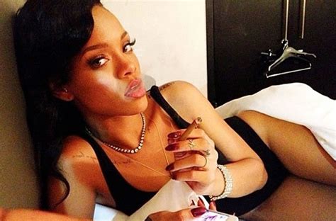 rihanna nude — leaked pics and nsfw videos uncensored