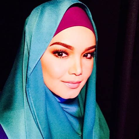 sitinurhaliza singer s manager wants people to stop spreading pregnancy rumours hype malaysia