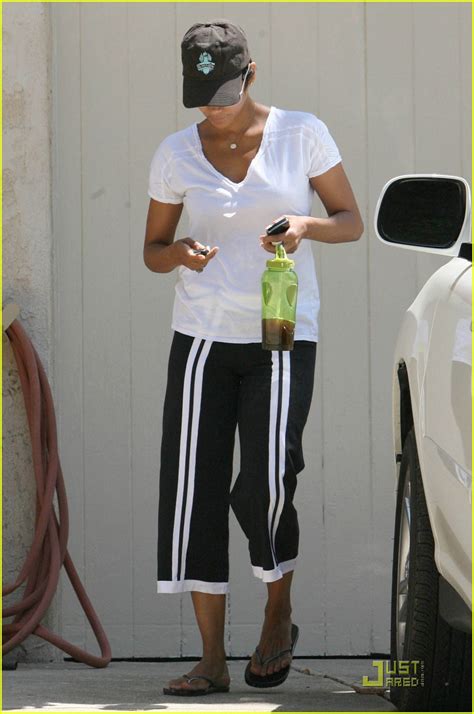 Halle Berry Voted Sexiest Woman Alive Again Photo 2145551 Halle
