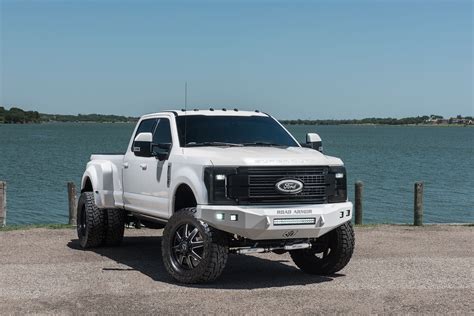 ford   dually platinum lifted  truck  white platinum