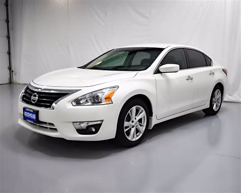 pre owned  nissan altima  sv fwd dr car