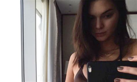 Kendall Jenner S Bikini Selfie Is Hands Down The Hottest