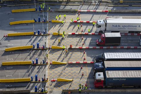 brexit  passage tranquille pour les transporteurs transport info