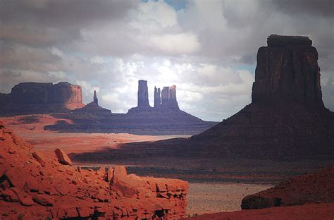 Monument Valley Arizona And Utah Usa Beautiful Places