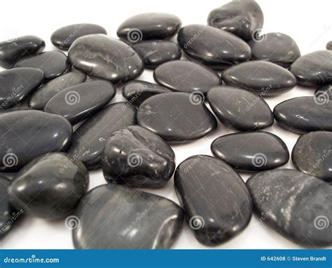 zwarte stenen op wit stock foto image  mineraal rotsen