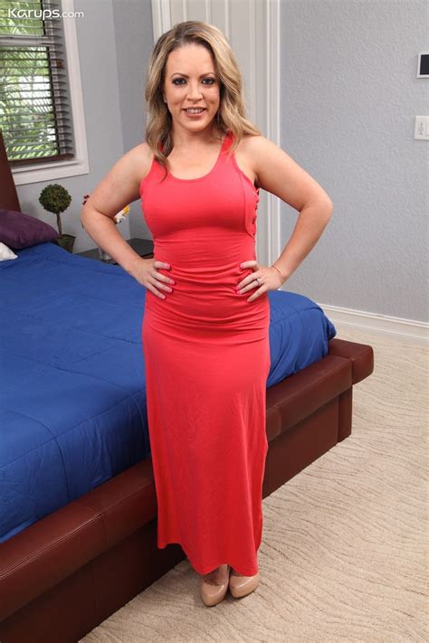 Carmen Valentina Red Dress Wallpics