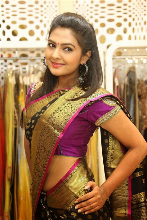 tamil actress neha deshpande saree stills at trisha