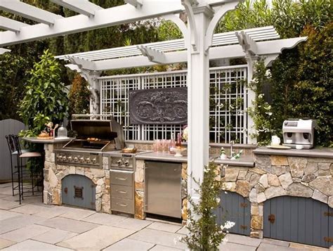 romantic outdoor kitchen  heather lenkin garden design