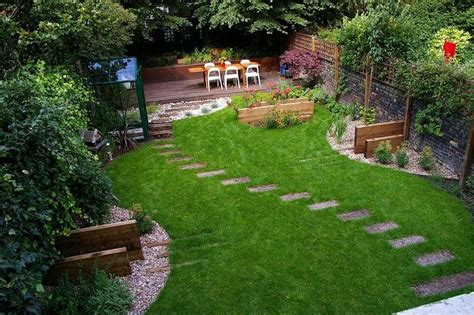buitenleven tips om je tuin groter te laten lijken wonenco large backyard landscaping