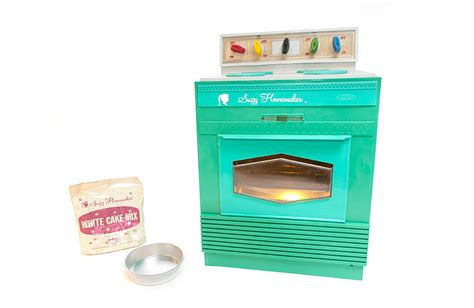 suzy homemaker super safety oven from topper toys 1966