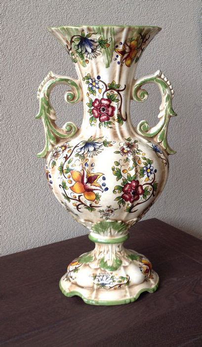 capodimonte vase italy     century catawiki