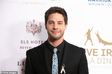Dean Geyer Looks As Youthful As Ever As He Attends The Steve Irwin Gala