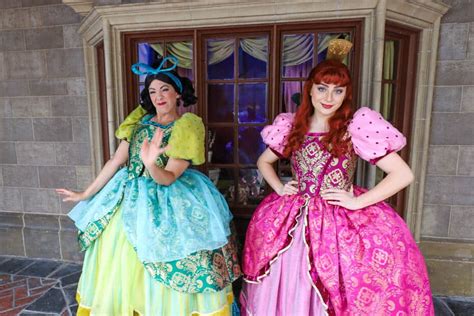 Meet Anastasia And Drizella At Disney World Cinderella S Evil
