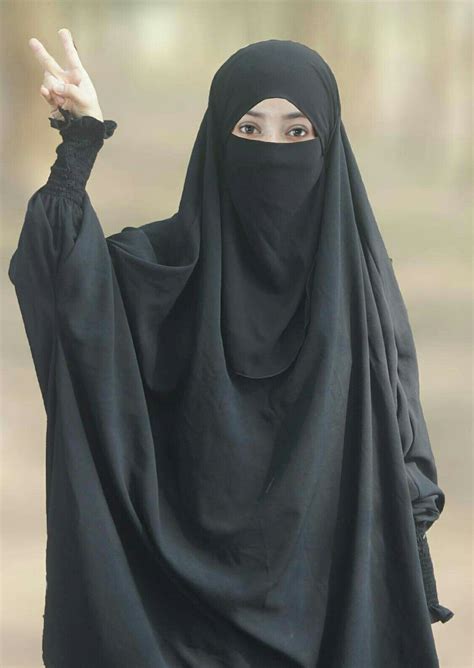 Pin By H123 On Elegant Hijabi Girl Beautiful Hijab
