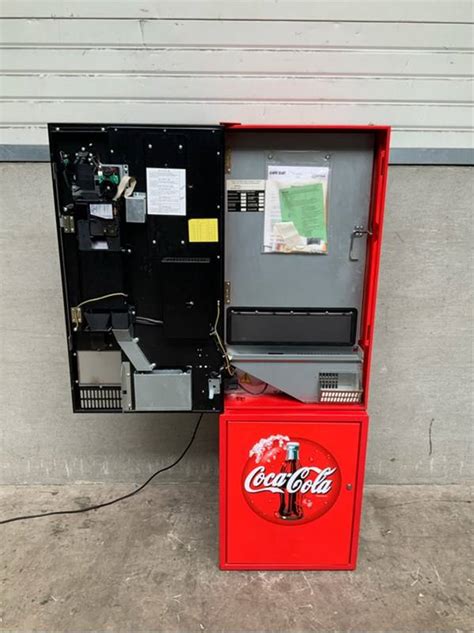 coca cola blikjes automaat troostwijk