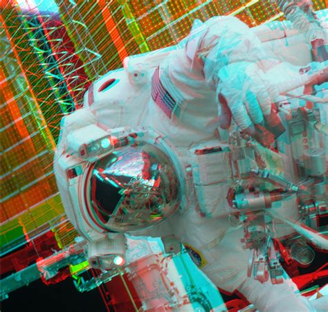 filespace suit  anaglyphjpg wikimedia commons