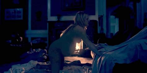 elisabeth moss labor naked scene from the handmaid s tale scandal