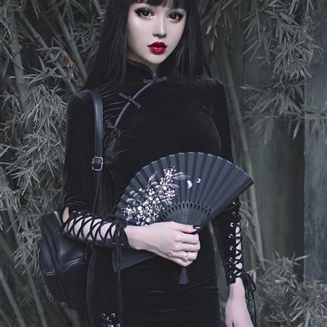 kina shenさん kinashen instagram写真と動画 vintage gothic gothic glam