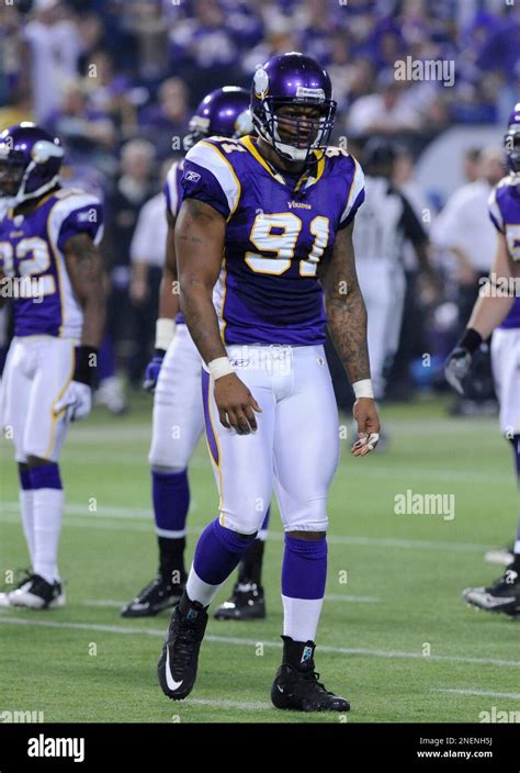 minnesota vikings defensive end ray edwards in an nfl football game