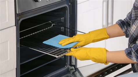 How To Clean Ovens How To Clean Your Ovens And Oven Racks The Handy