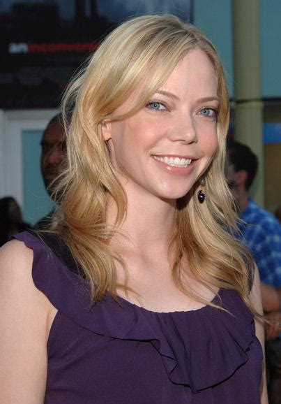 photo gallery actress riki lindhome photo pic