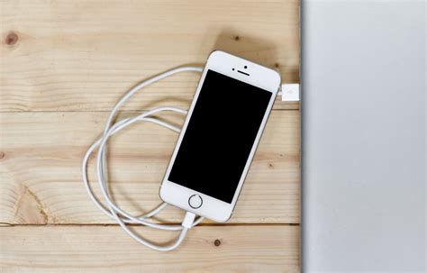 clean  iphone charging port  complete guide