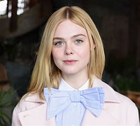 Elle Fanning S Peony Pink Glasses Are Doing More Than Just