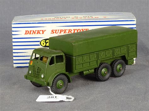 dinky toys militaire gb  ton truck neuf en boite ref  vente aux encheres jouets