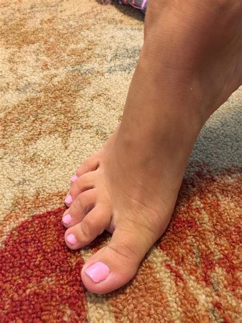 anabelle pync s feet