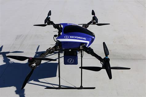 um cargo drone  world design guide