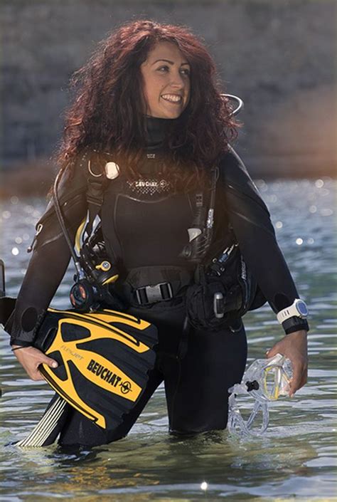 Pin By Dd Scuba On Suited Scuba Girl Wetsuit Scuba Girl Diving