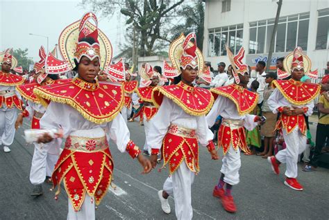spectacular costumes processions  calabar carnival