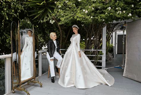 See Miranda Kerr S Dior Couture Wedding Dress Glamour