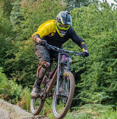learn   gear needed  ride downhill mountain bike trails xsport net