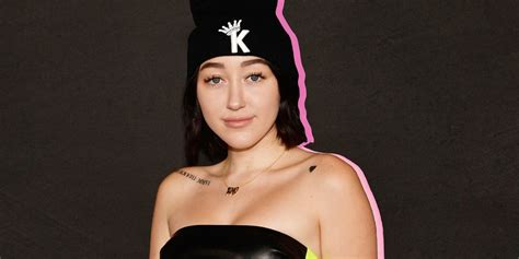 noah cyrus shades lil xan on instagram noah cyrus is out here taking
