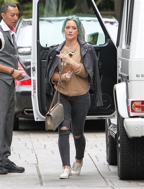 hilary duff casual outfit out in los angeles march 2015