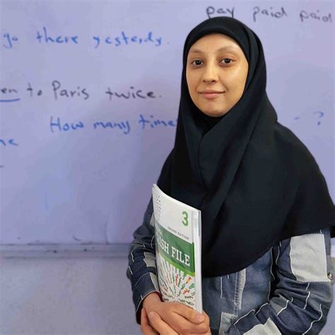خانم سلیمه رحیمی آموزشگاه زبان خارجی راه پویندگان