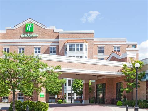 holiday inn hotel suites wisconsin great river road