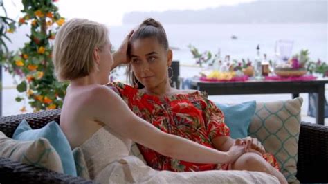 Bachelor In Paradise 2019 Alex And Brooke Kiss Rocks Male Contestants