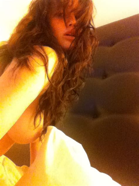 jennifer lawrence nude leaked icloud photos 100 photos celebrity leaks