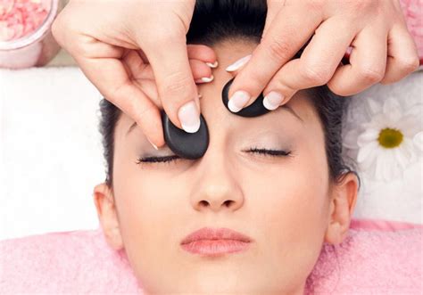 hot stone therapy for the face in spa