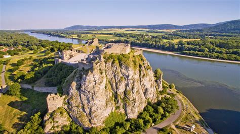 hrad devin vstup parkovanie turistickysk