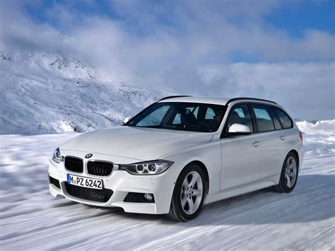 car  pictures car photo gallery bmw  xdrive touring  sports package   photo